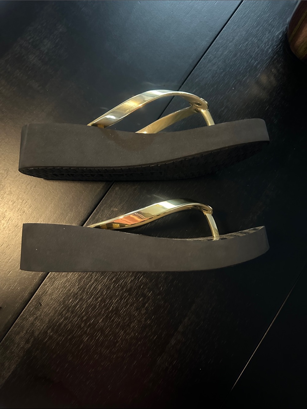 Michael Kors Gold Striped Black & Gold Logo Flip Flops - Picture 6 of 6